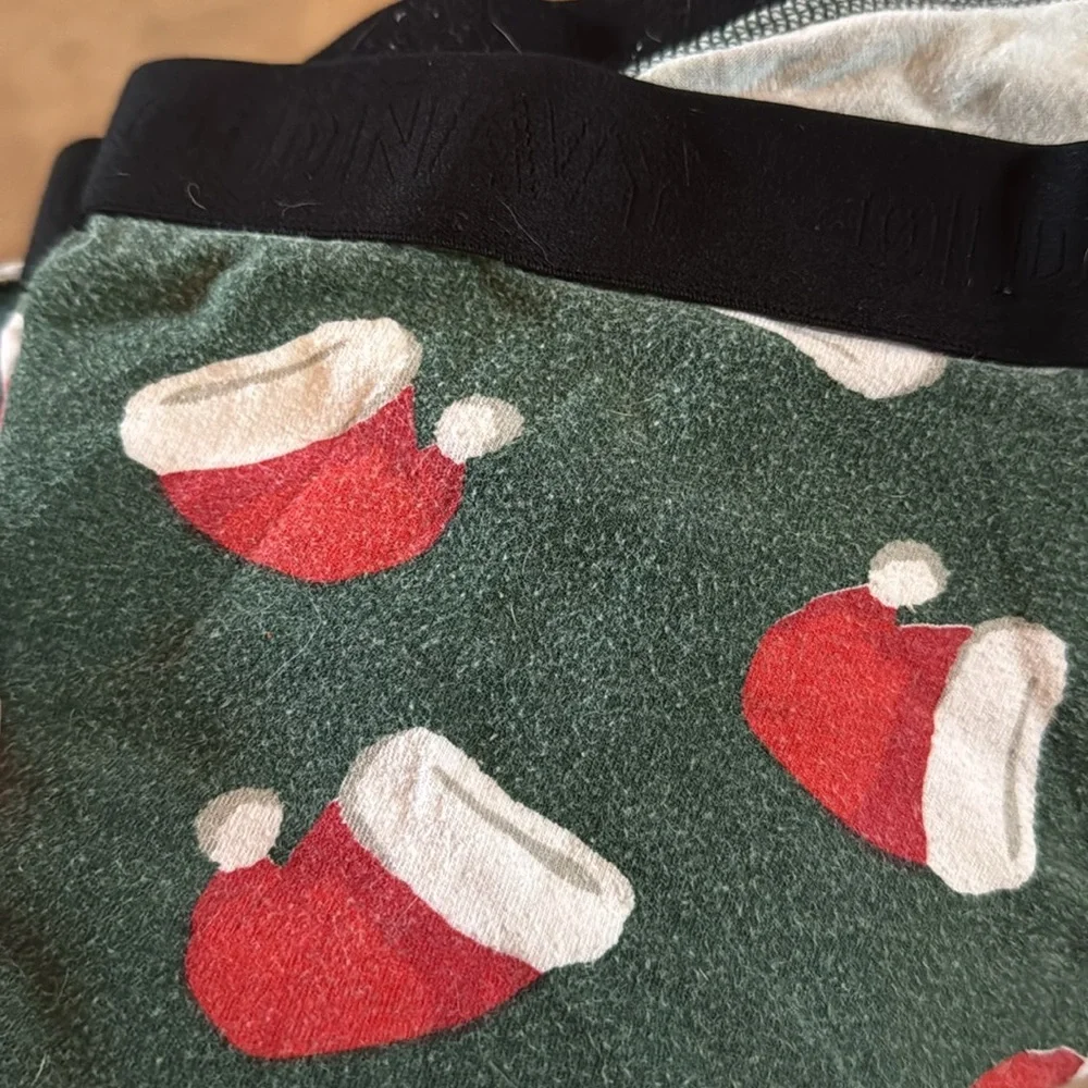 Old Navy Festive Snowman & Santa Hats Boxer Briefs Set - Green and Red Size XL